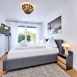 Alpen-Luxus Fuer 8 - Sauna, Terrasse & Bergblick * Garmisch-Partenkirchen